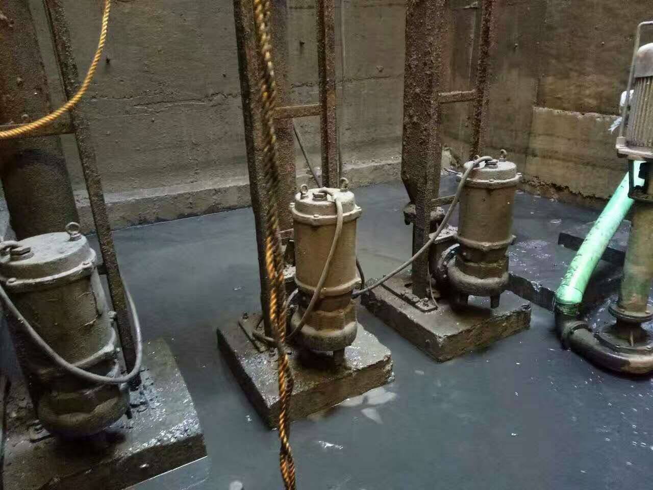 平利污水池清理